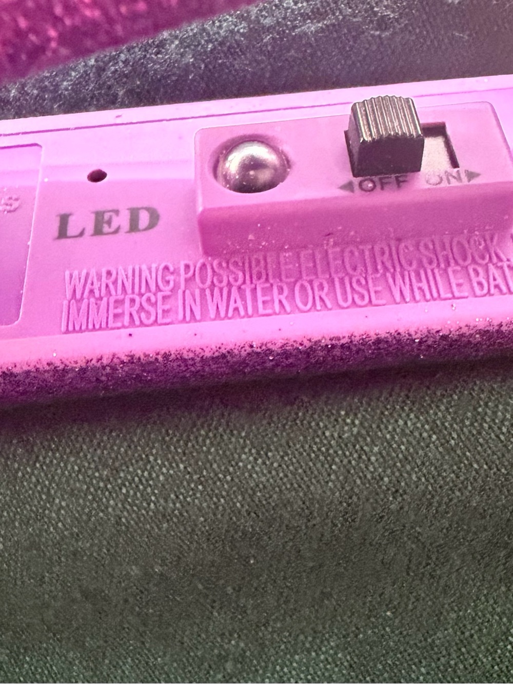 Compact Pink LED Makeup Light - Picture 5 of 9